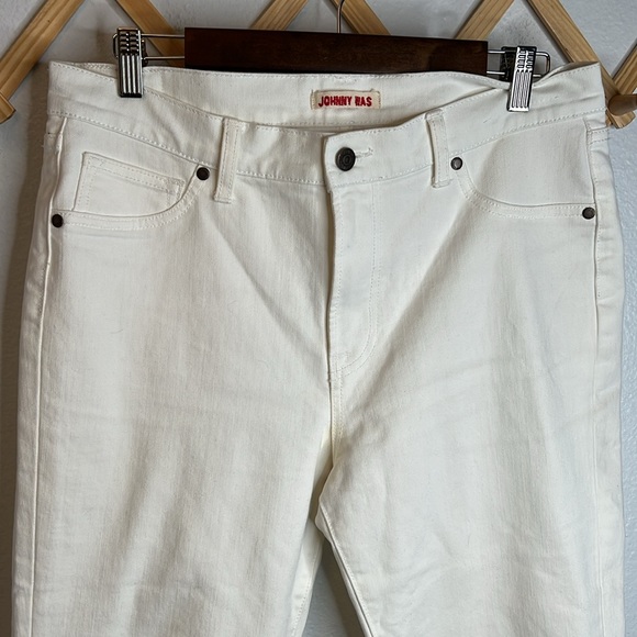 Johnny Was White Embroidered The Cropped Baby Boot Jean Size 31 - Picture 9 of 13